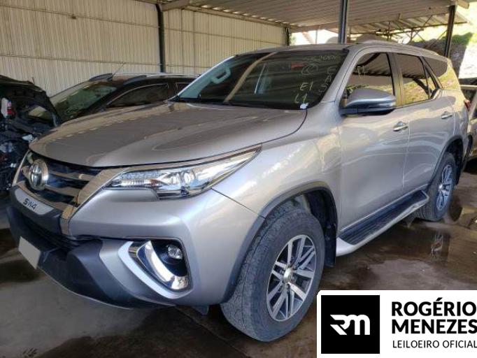 TOYOTA HILUX SW4 17/18