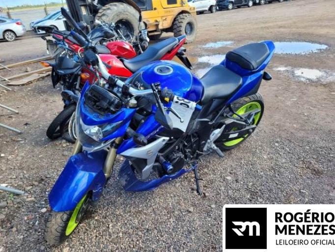 SUZUKI GSR 750 15/15