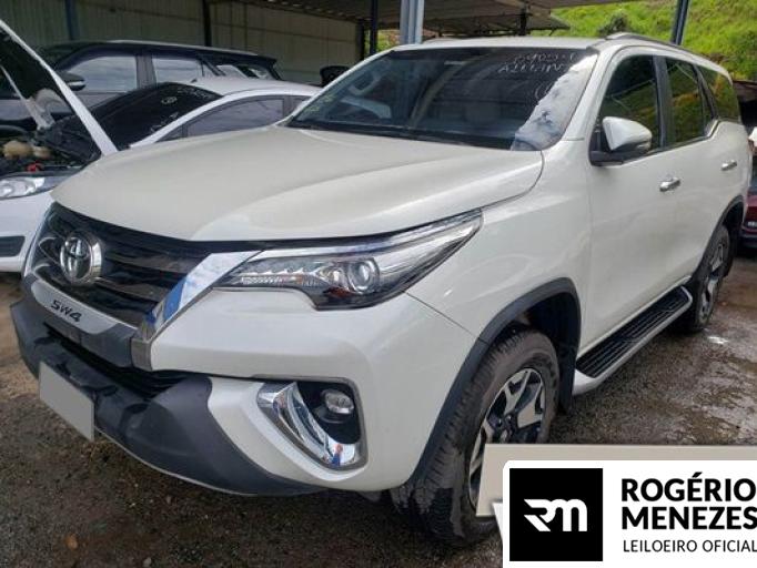 TOYOTA HILUX SW4 19/19